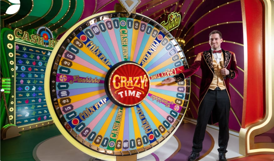 Live Dealer montre la roue de la fortune Crazy Time.